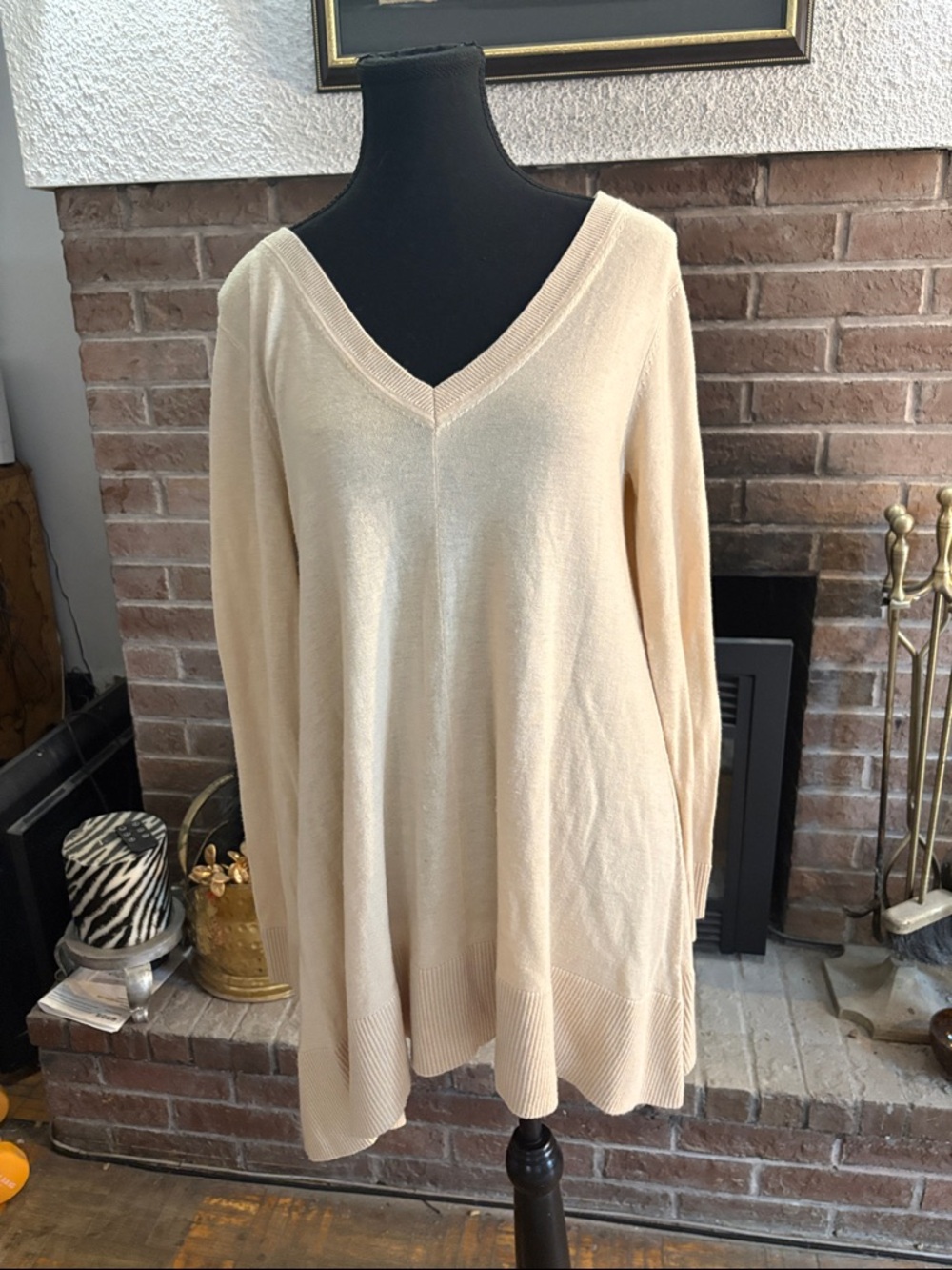 DKNY Cream V-Neck Long Sweater Tunic